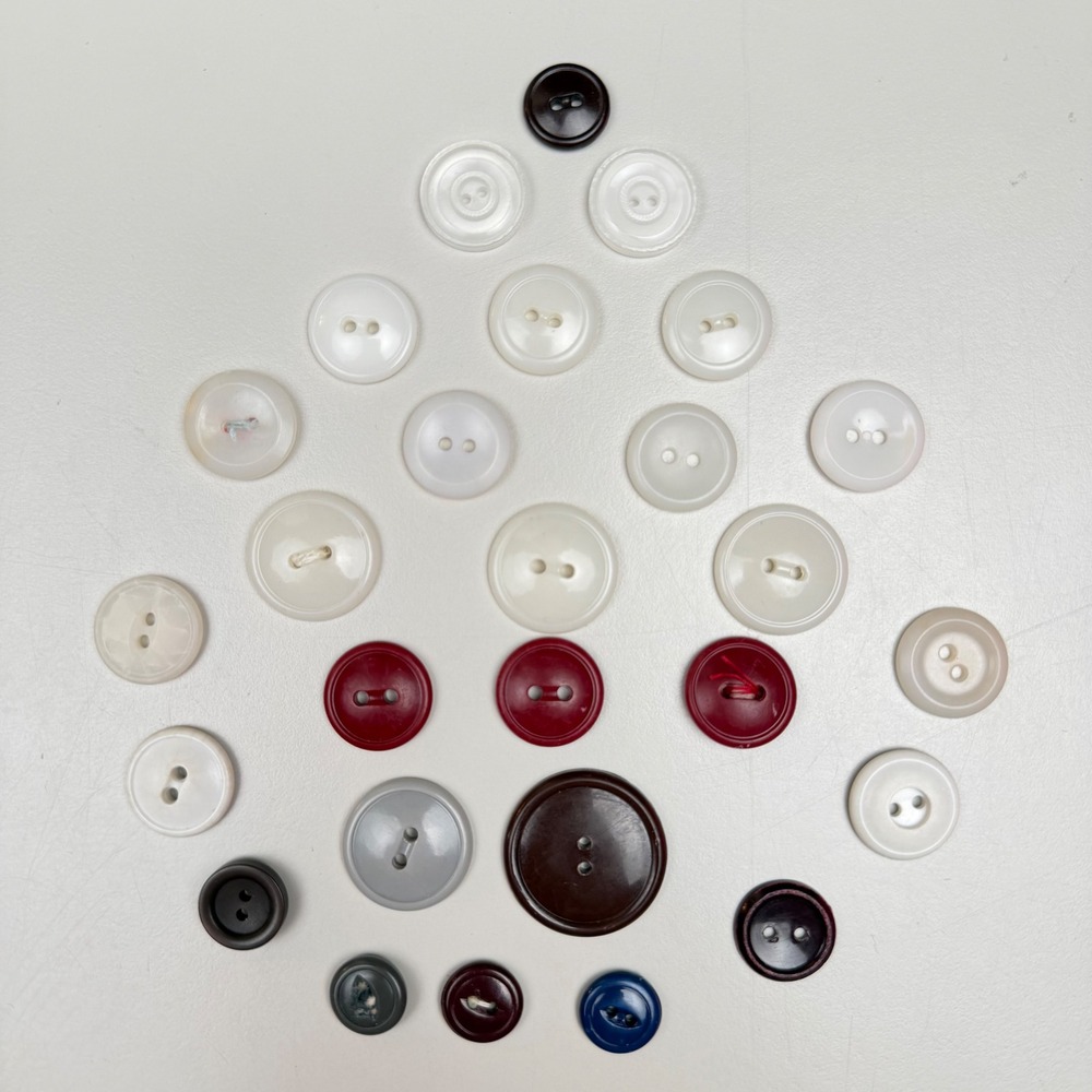 Mixed Button Lot Vintage Assorted Sizes Burgundy Cream Crafting Sewing‎ Project